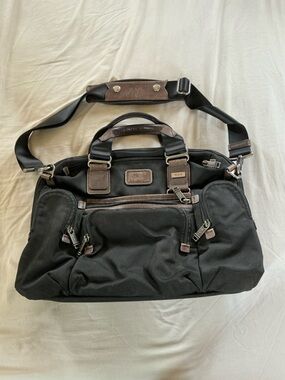 Tumi Model 22619HKH Laptop Shoulder Briefcase